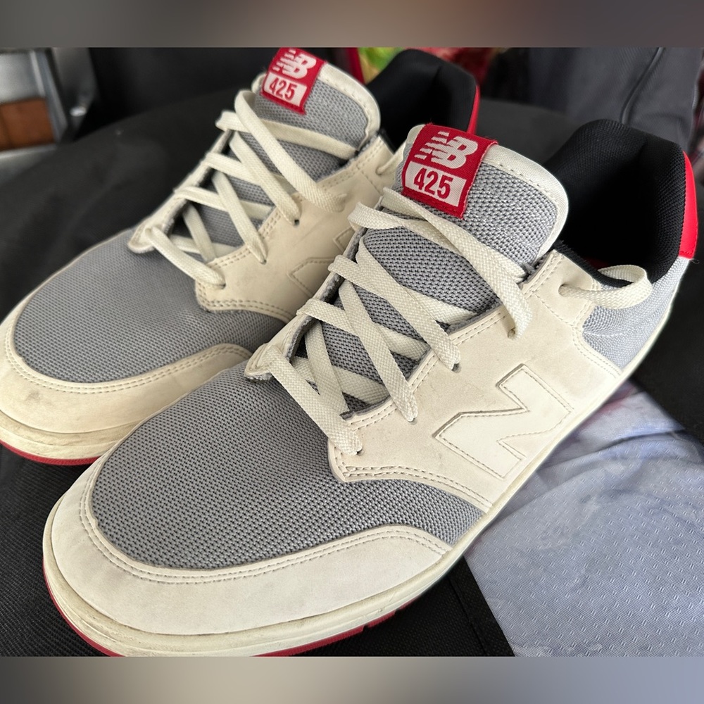 New Balance AM425WWR shows